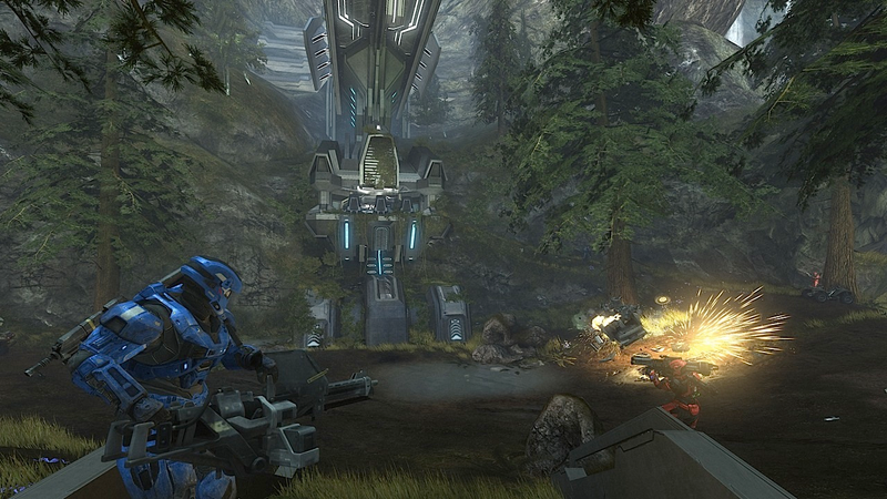 Illustration for article titled Halo: Anniversary Deftly Repaints Gaming History